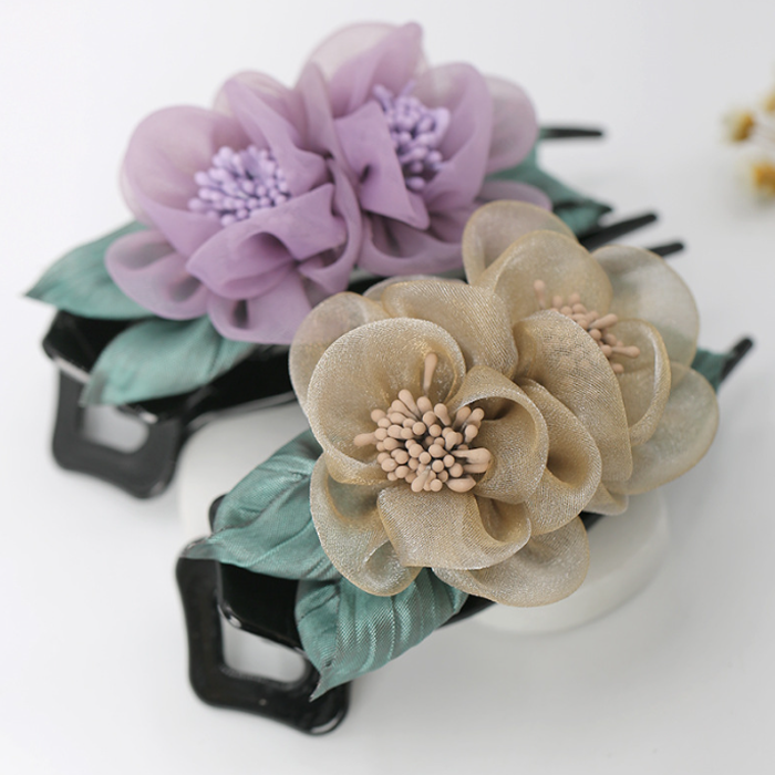 Elegant Floral Hair Clip